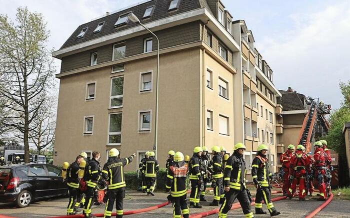 Die Feuerwehr war bis in die Abendstunden mit zahlreichen Kräften im Einsatz. © Maik Reuß